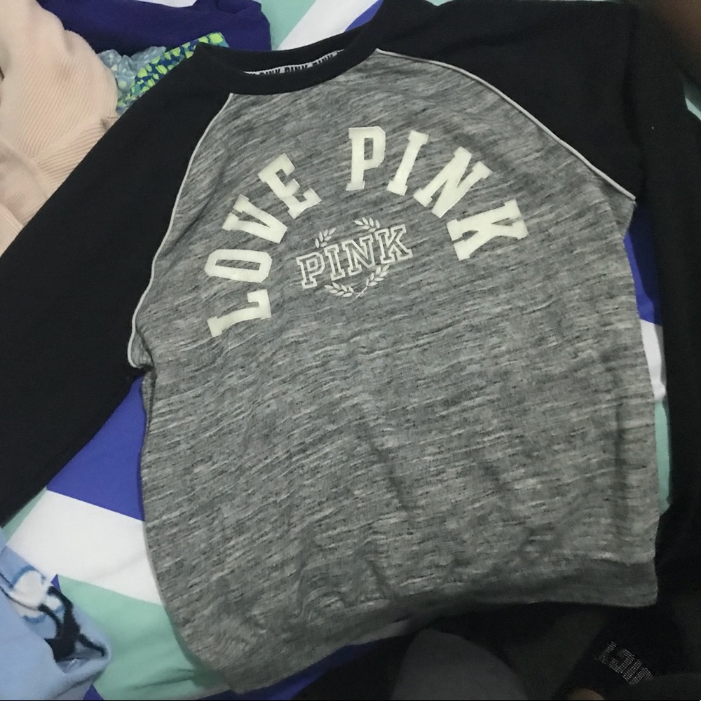 Sweat shirt from PINK. It’s in fair shape.
